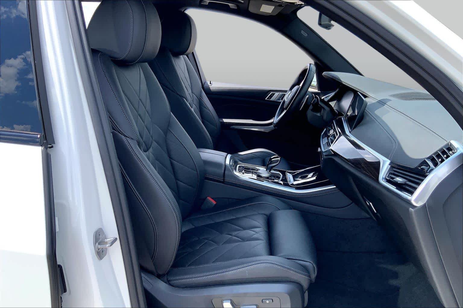 Used 2023 Alpine White BMW xDrive45e image 9