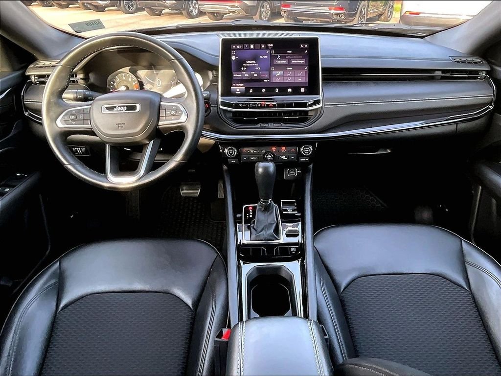 Used 2022 Gray Jeep Altitude image 21