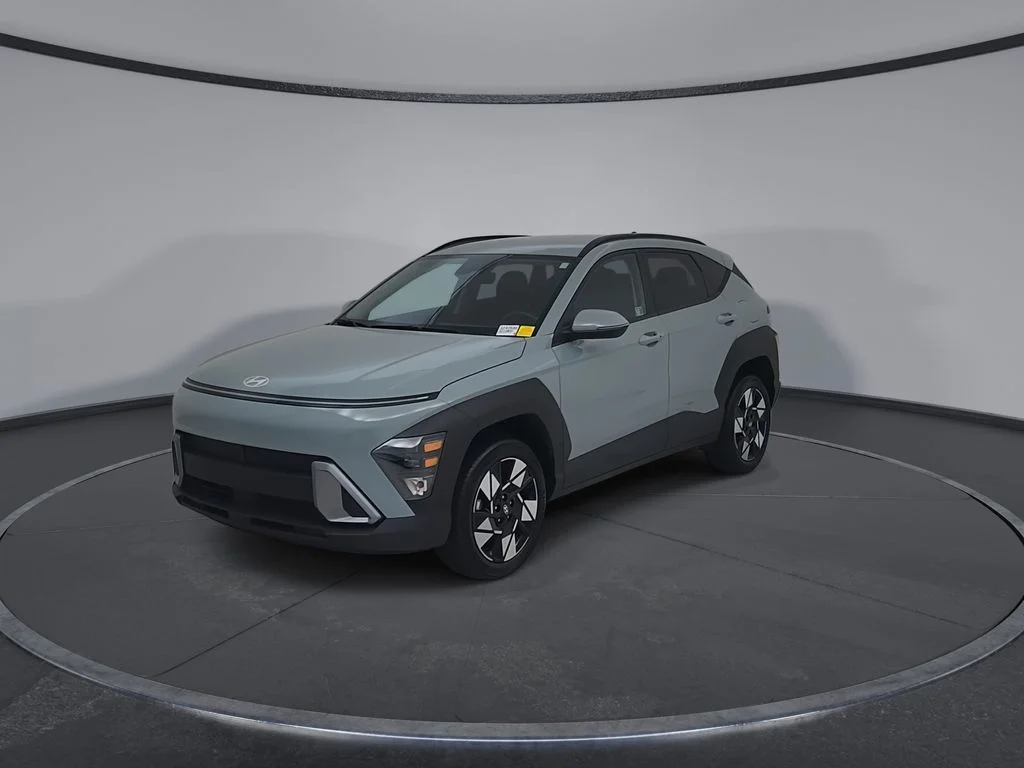 Used 2025 Green Hyundai SEL image 7