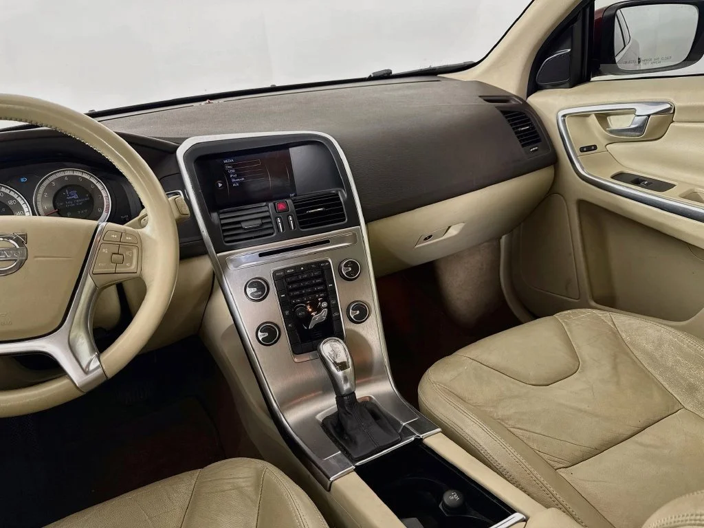 Used 2013 Red Volvo 3.2 image 26