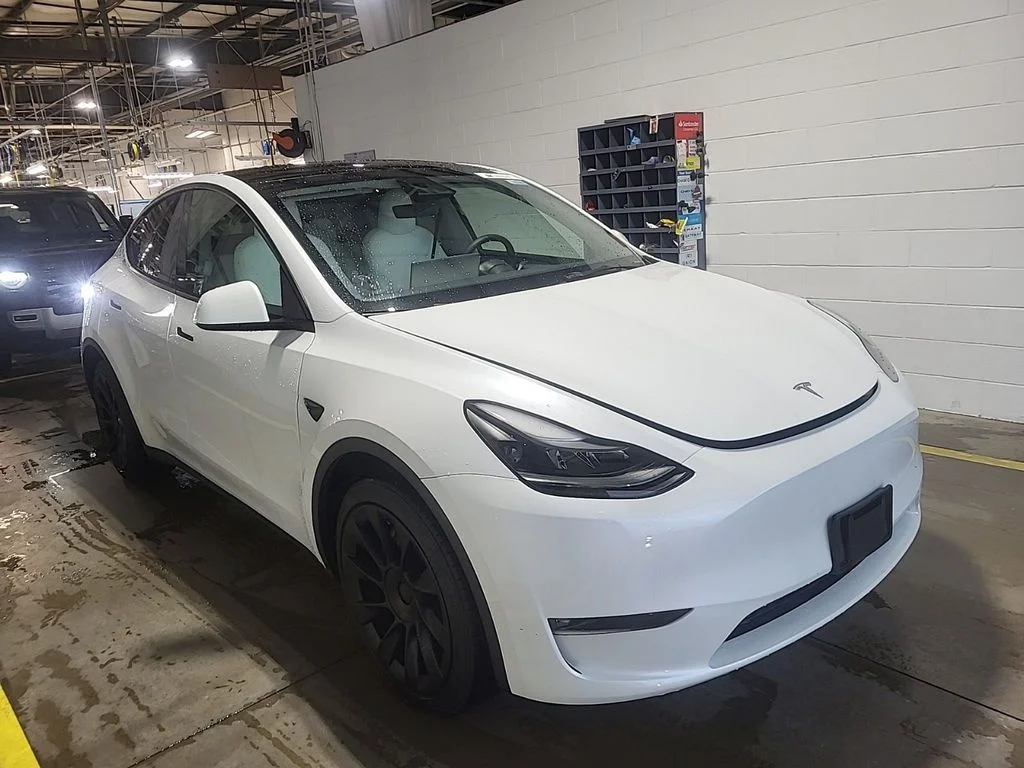 Used 2023 White Tesla Long Range image 3