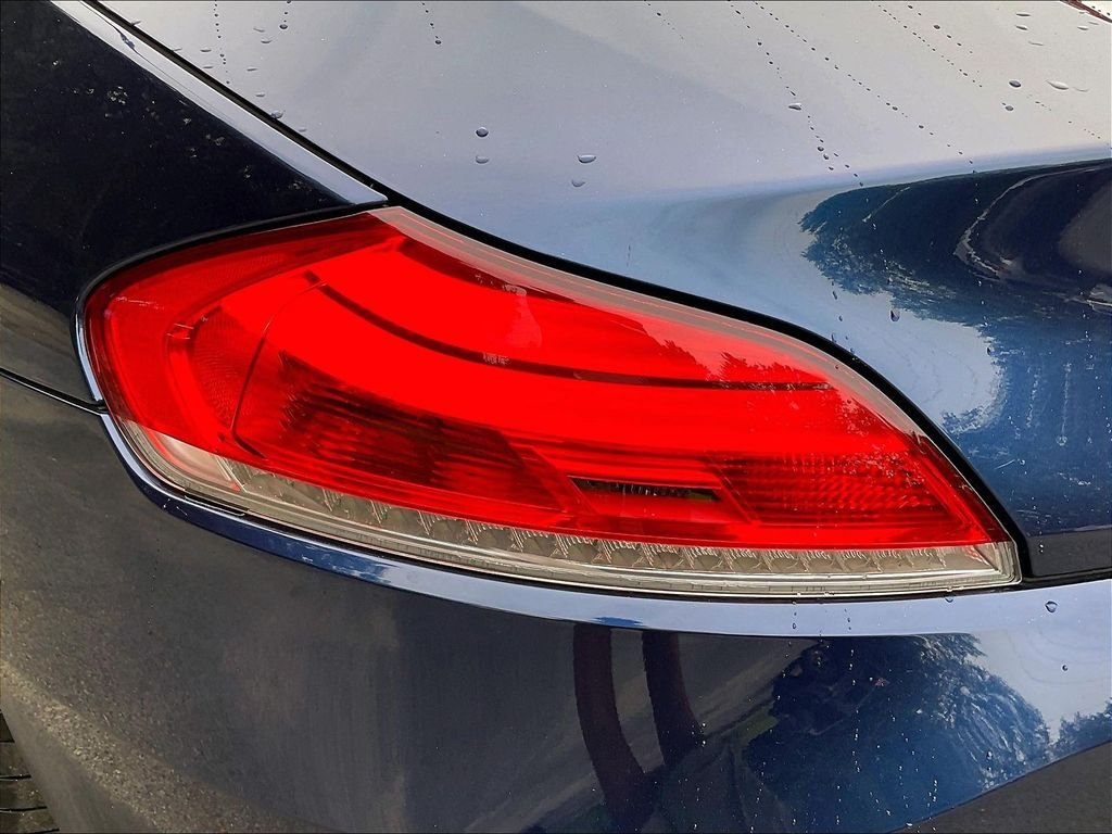 Used 2011 Blue BMW sDrive35i image 28
