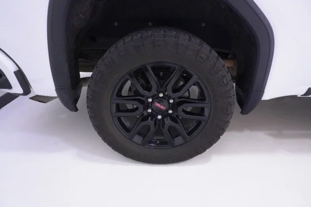 Used 2020 WHITE GMC Elevation image 6