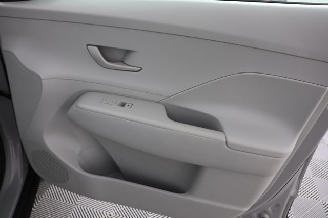 2024 Hyundai Kona SE - Photo 26
