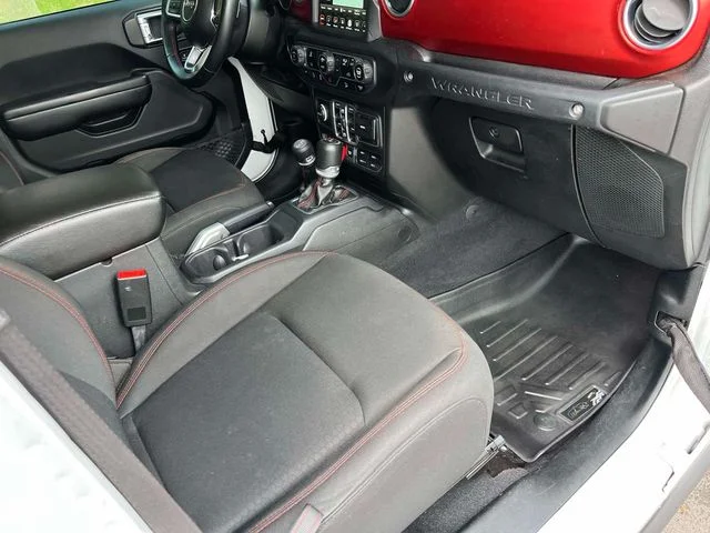 Certified Used 2018 Bright White Clearcoat Jeep Unlimited Rubicon image 26