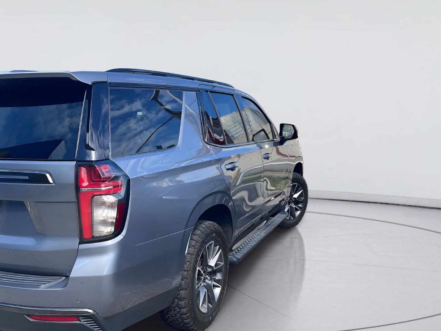 2022 Chevrolet Tahoe photo 4 of 8
