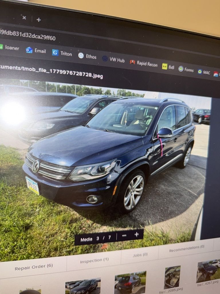 Used 2016 Blue Volkswagen SEL image 2