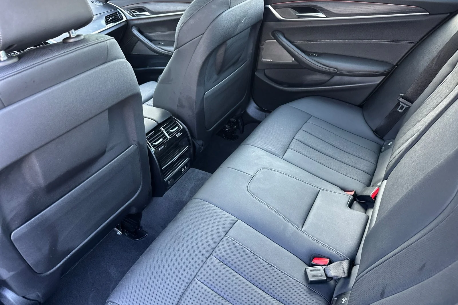 Used 2023 Carbon Black Metallic BMW 540i image 11