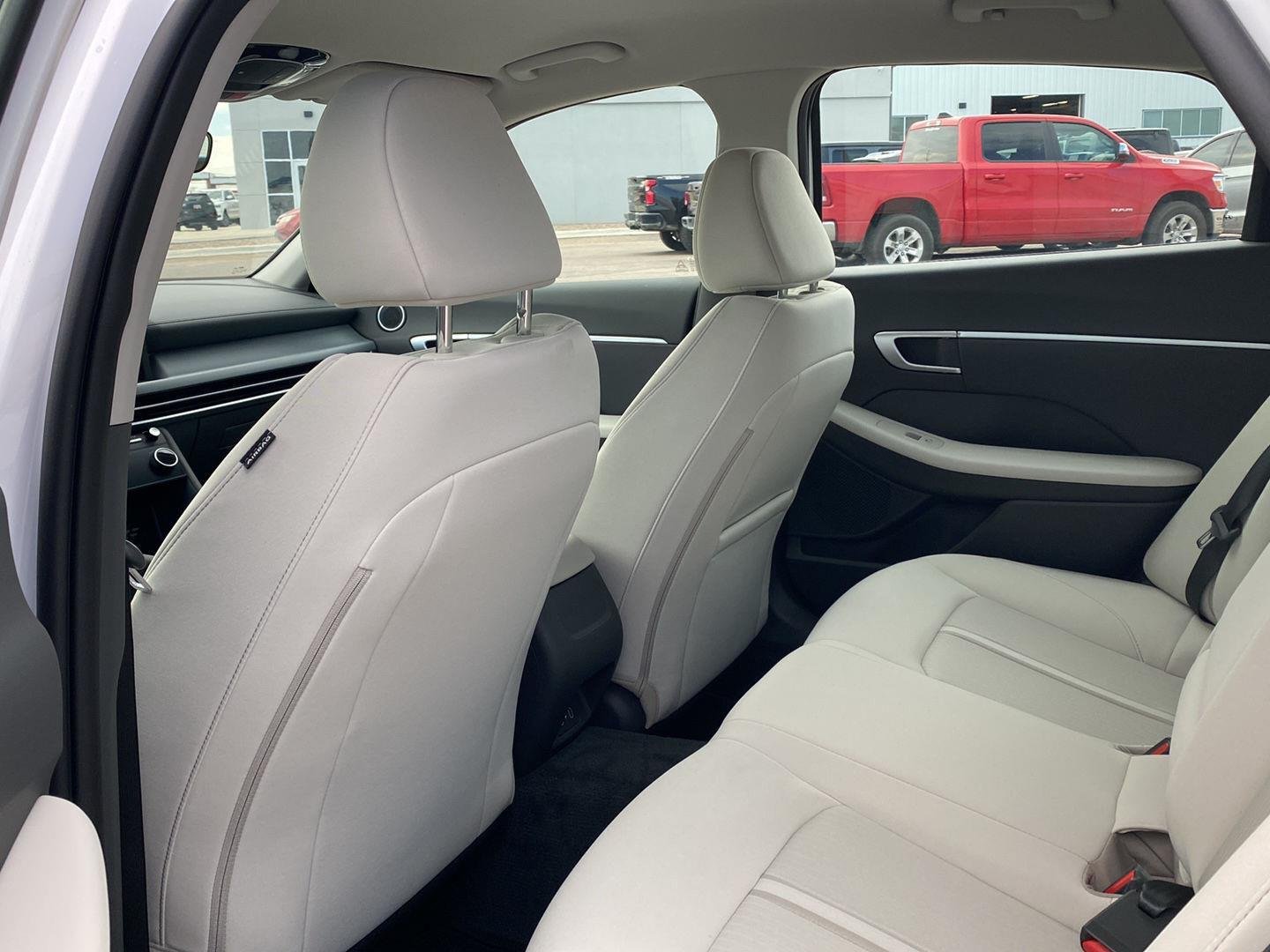 2026 Hyundai Sonata SEL - Photo 12