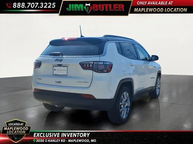 Used 2025  Jeep Limited image 4
