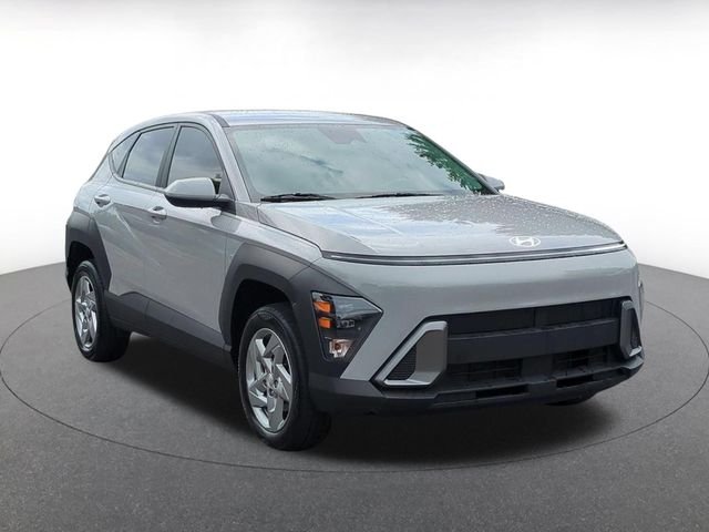 Used 2024 Gray Hyundai SE image 1