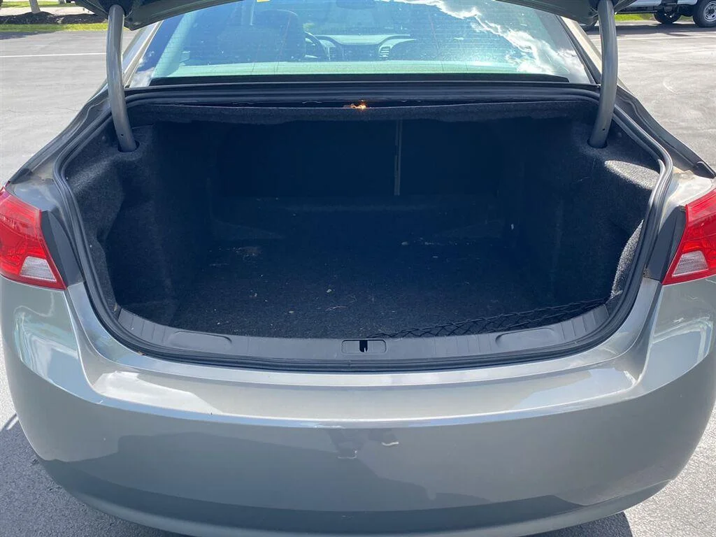 Used 2019 Pepperdust Metallic Chevrolet LT image 13