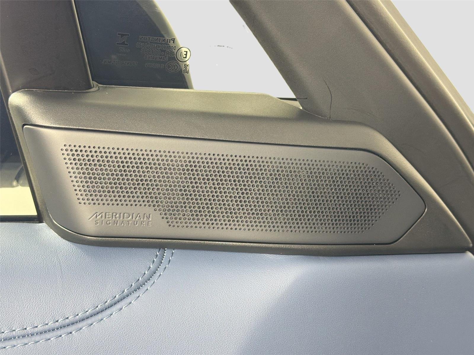 New 2026 Constellation Blue Ultra Metallic Gloss LAND ROVER SV Signature Suite image 18