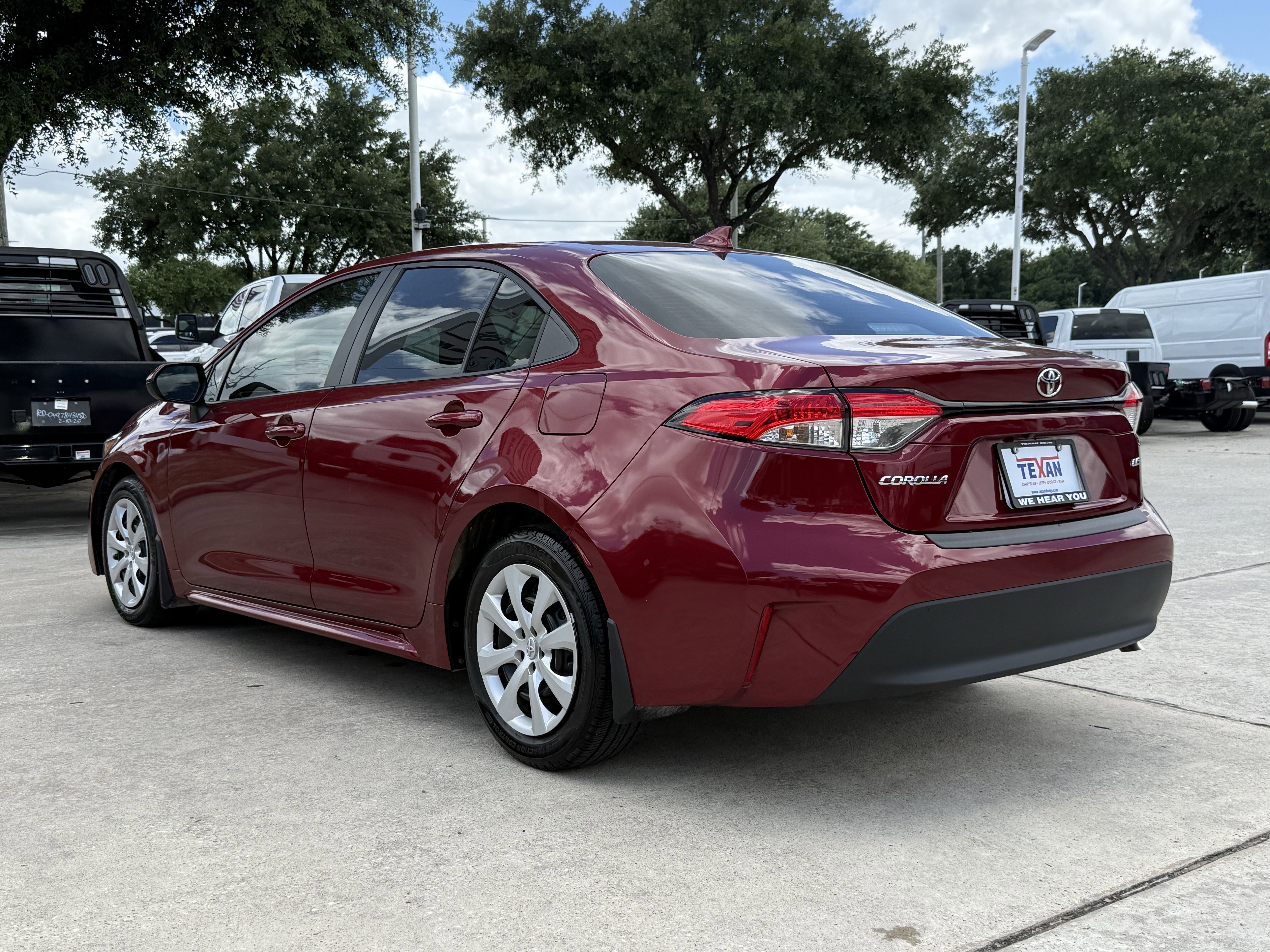 Used 2025 Pearl Toyota LE image 6