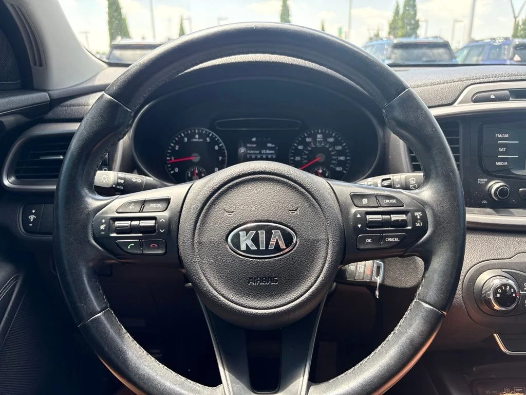 Used 2016 White Kia LX image 2