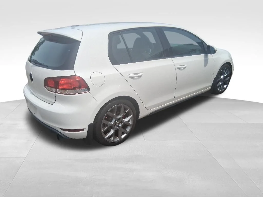 Used 2013 Black Volkswagen Base image 3