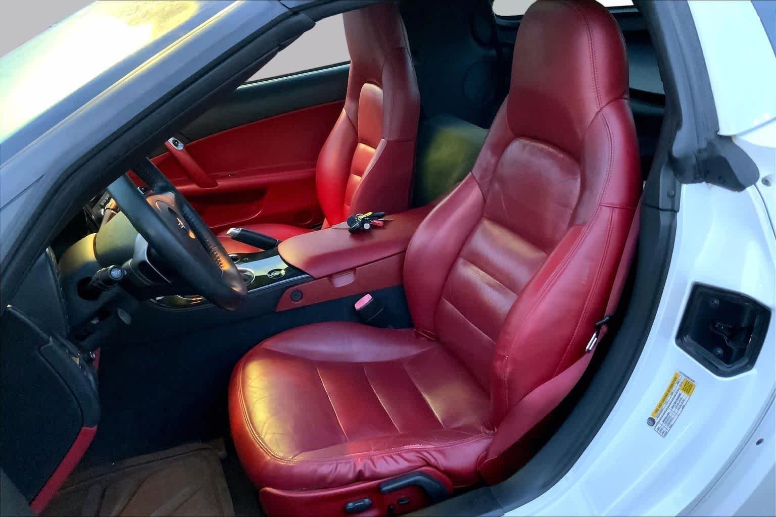 Used 2006 Arctic White Chevrolet  image 6