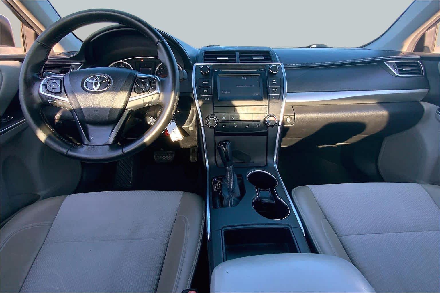 Used 2016 Super White Toyota SE image 15
