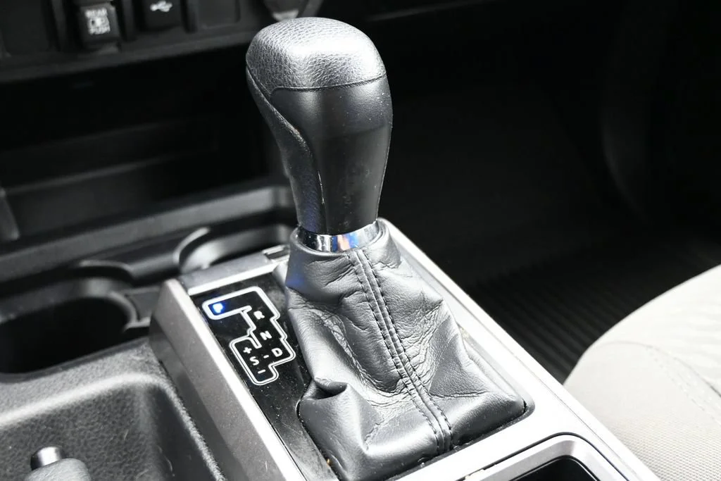 Used 2022 White Toyota SR5 image 20