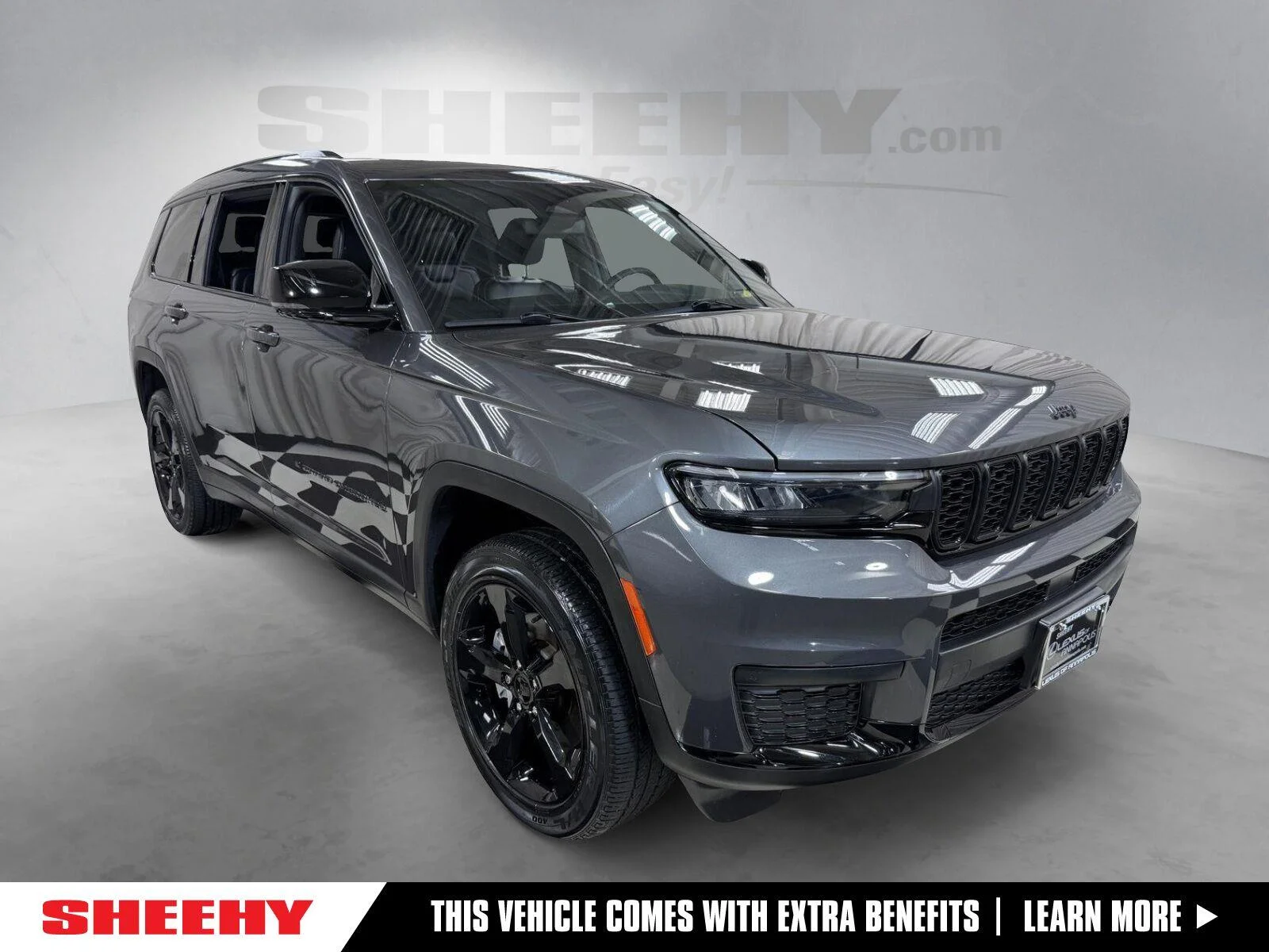 Used 2023 Baltic Gray Metallic Clearcoat Jeep Altitude image 1