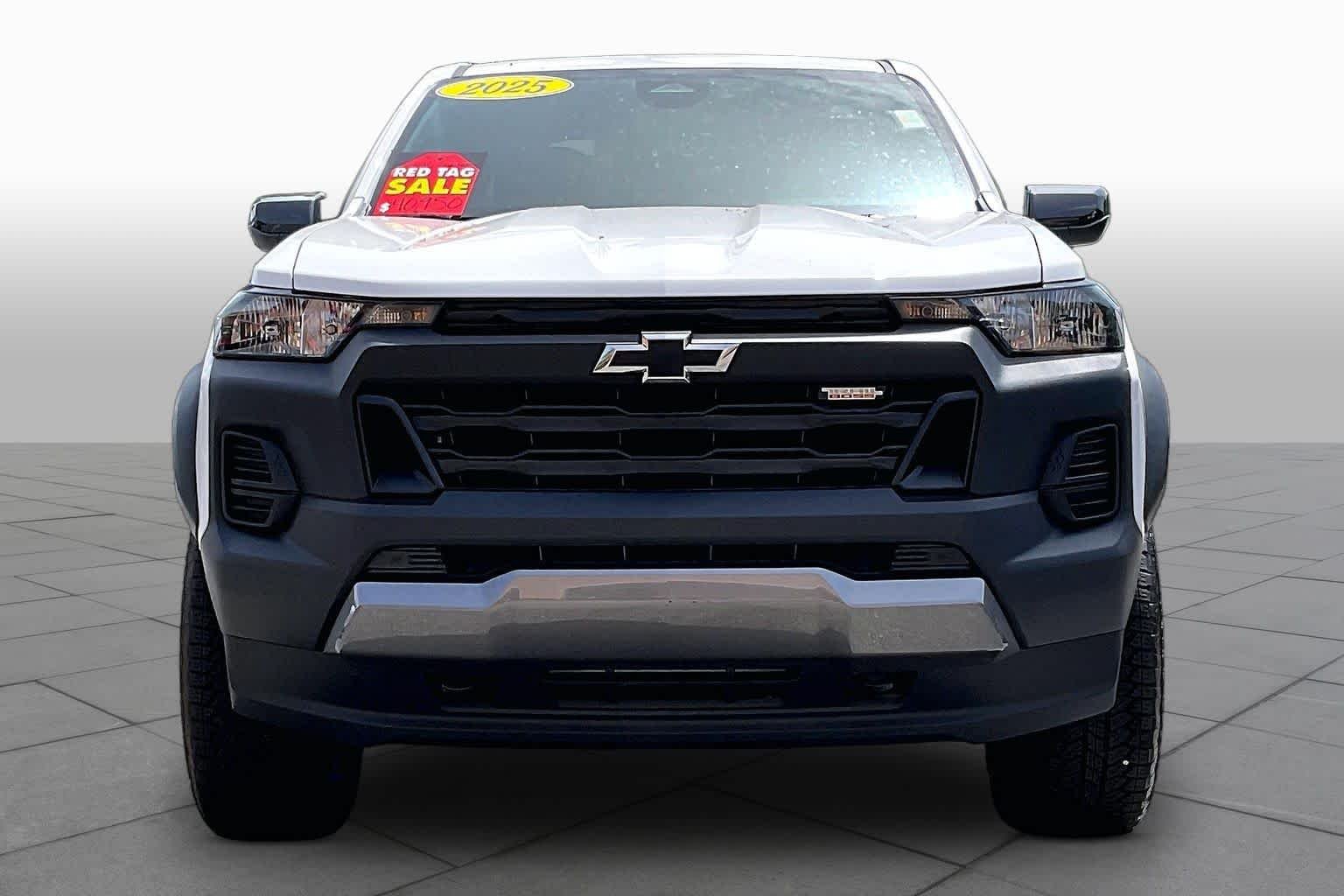 Used 2025 Summit White Chevrolet 4WD Trail Boss image 4