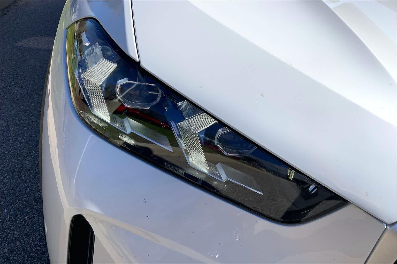 New 2026 Mineral White Metallic BMW xDrive50e image 13