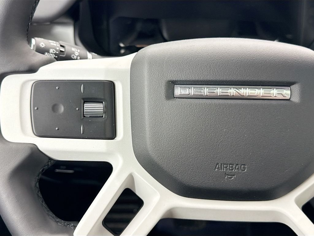 New 2026 Fuji White LAND ROVER X-Dynamic SE image 11