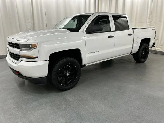 Used 2018 SUMMIT WHITE Chevrolet Custom image 2