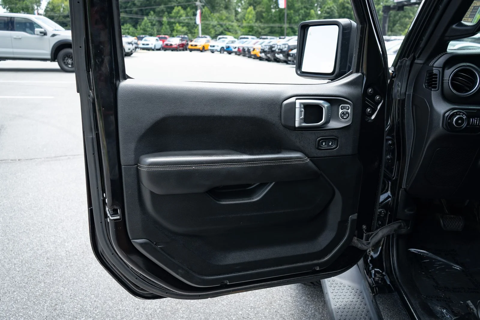 Used 2021 Black Clearcoat Jeep Unlimited Sahara image 16