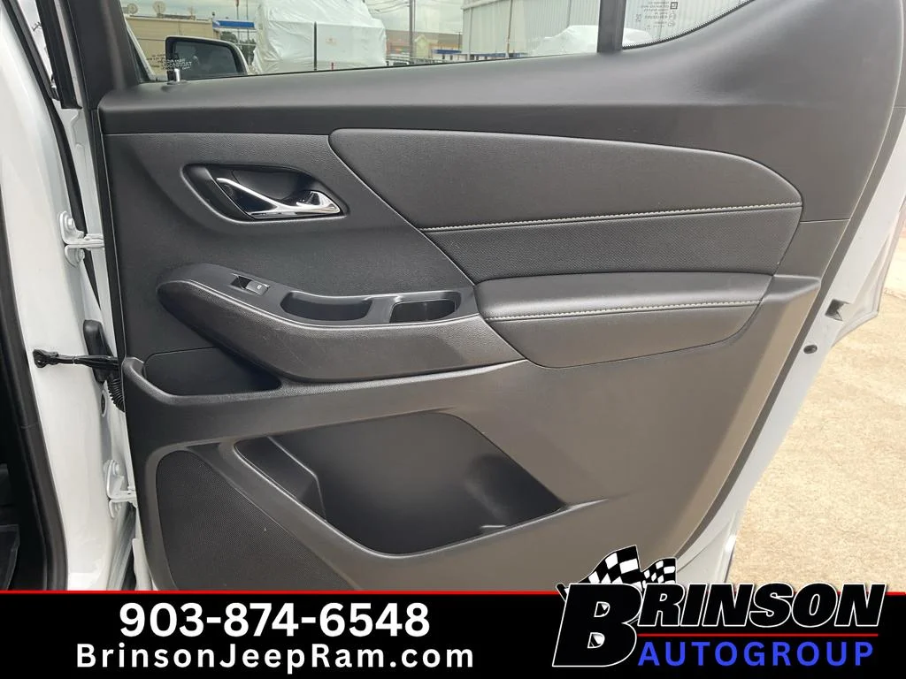 Used 2022 Summit White Chevrolet Premier image 22