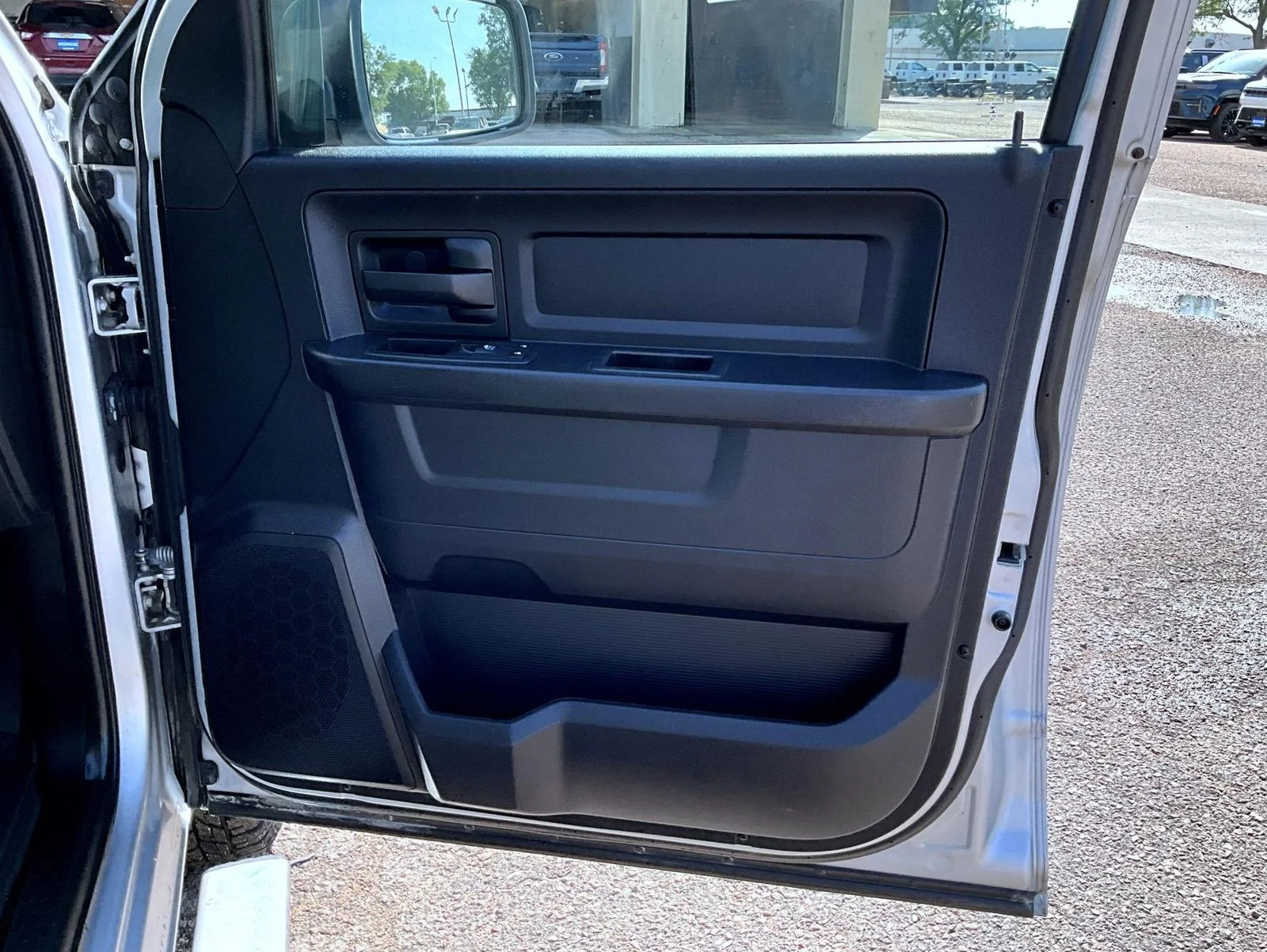 Used 2015 Silver Ram Express image 18