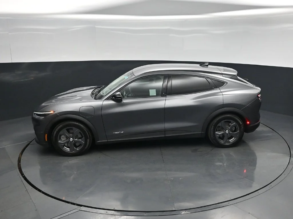 Used 2023 Gray Ford Select image 39