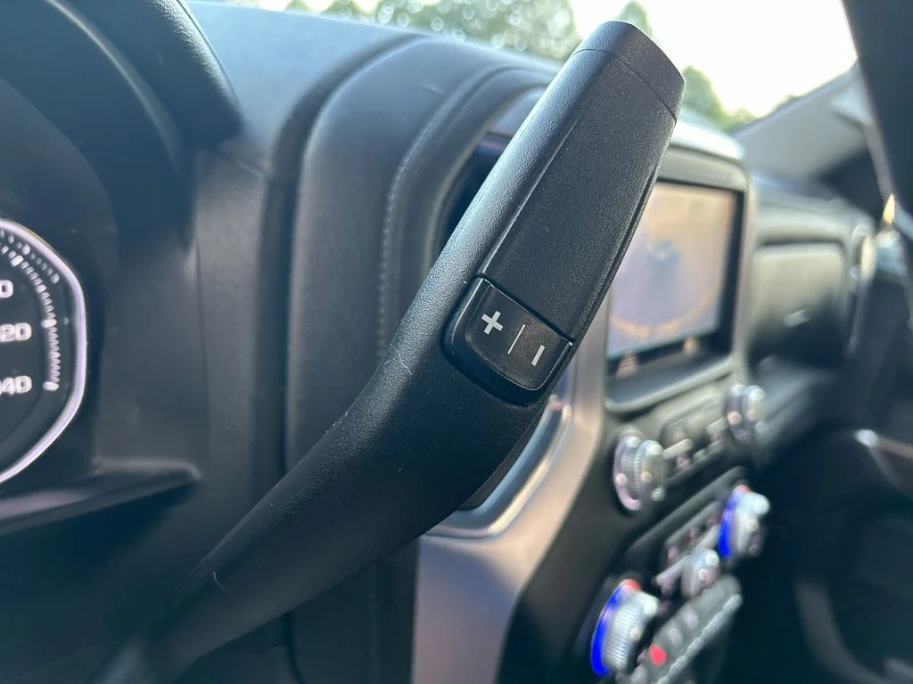 Used 2021 Black GMC Elevation image 19