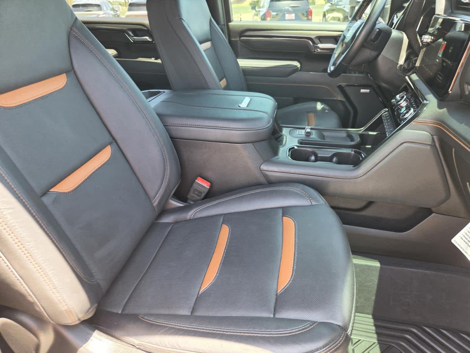 Used 2025 Summit White GMC AT4 image 9