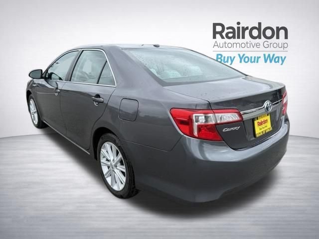 Used 2013 Magnetic Gray Metallic Toyota XLE image 5