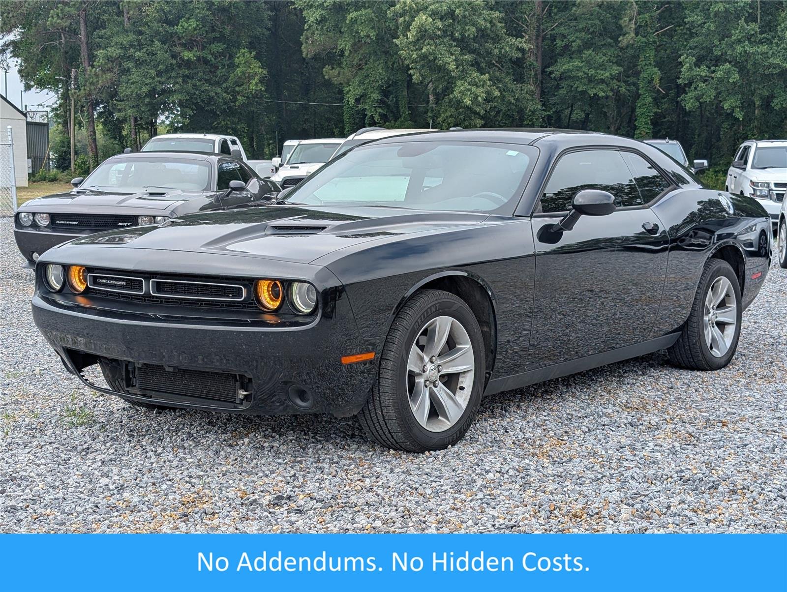 Used 2016 Pitch Black Clearcoat Dodge SXT image 1