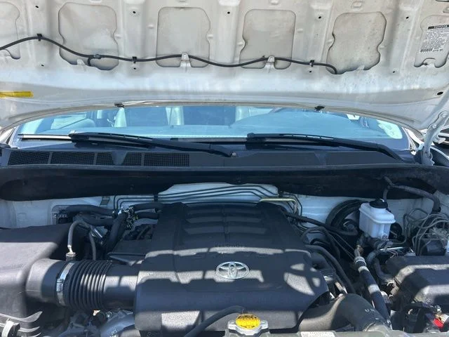 Used 2013 White Toyota Platinum image 36