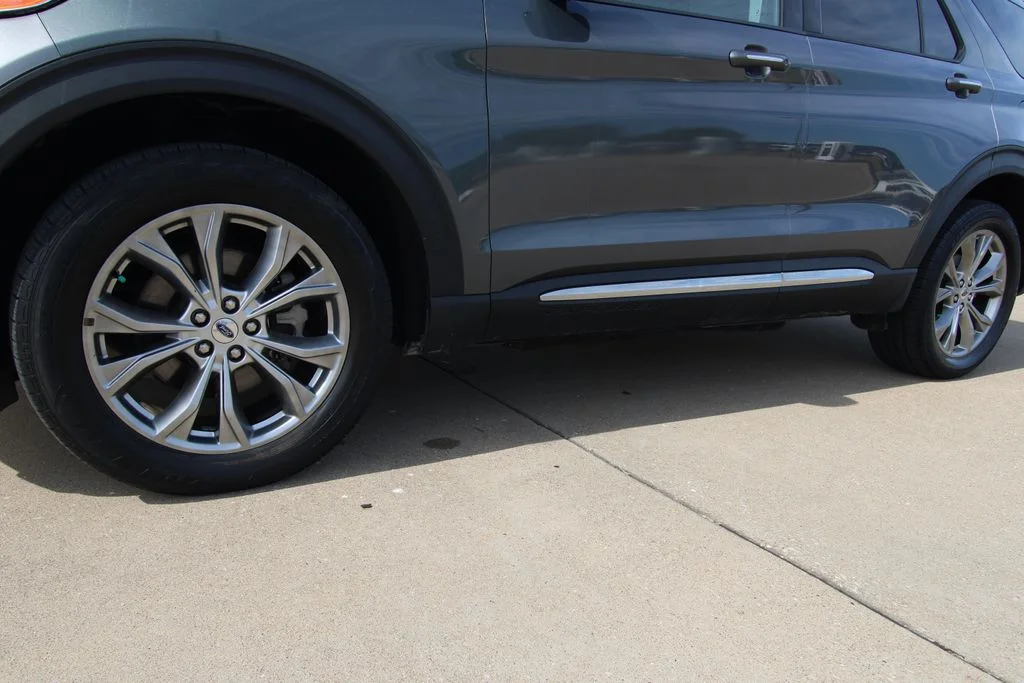 Used 2022 Gray Ford Limited image 11