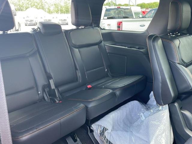 New 2026 Agate Black Metallic Ford Tremor® image 31