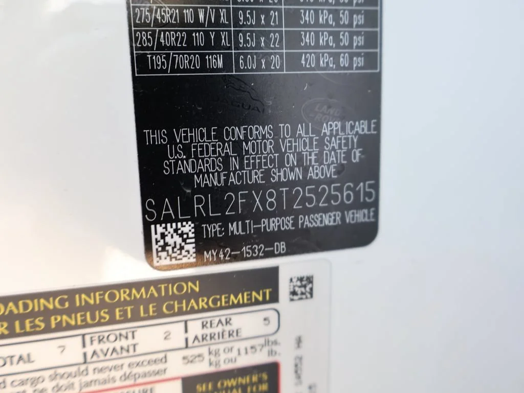 New 2026 Fuji White Land Rover Dynamic SE image 42