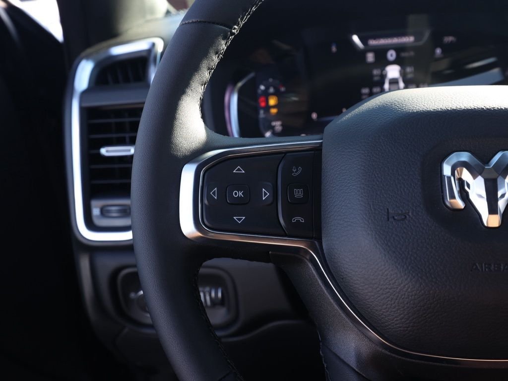 New 2026 Diamond Black Crystal Pearl-Coat Exterior Paint RAM Laramie image 24