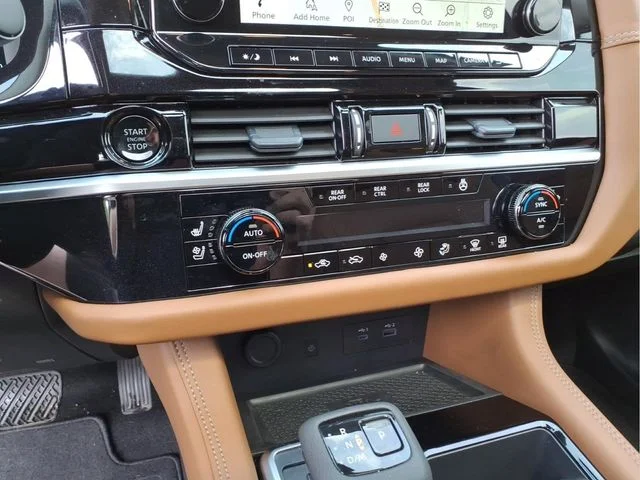 Used 2025 Black Nissan Platinum image 26