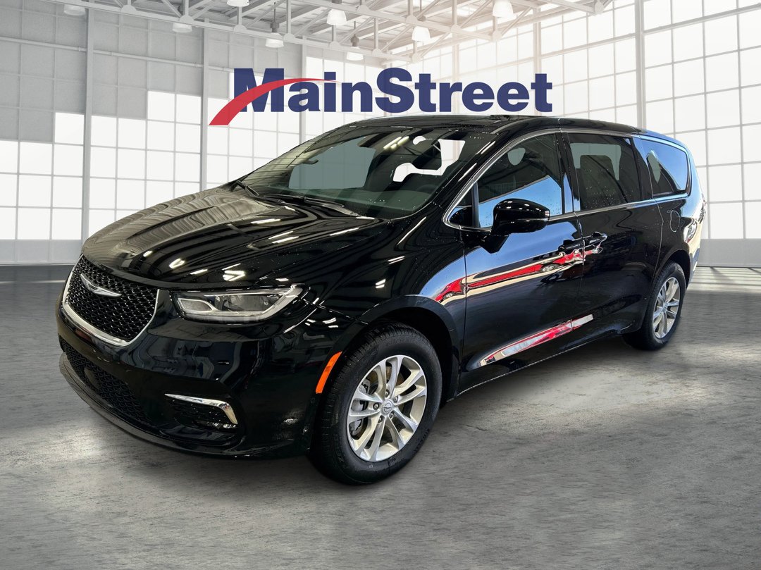 2026 Chrysler Pacifica Select AWD's photo