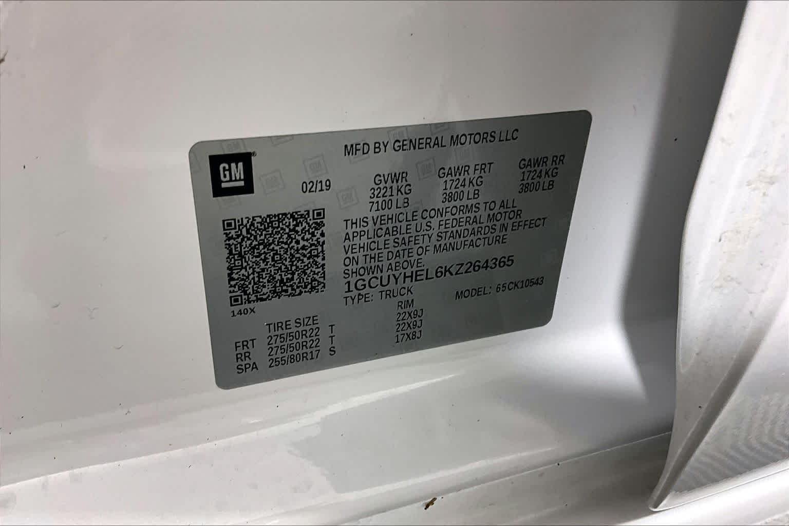 Used 2019 Iridescent Pearl Tricoat Chevrolet High Country image 35