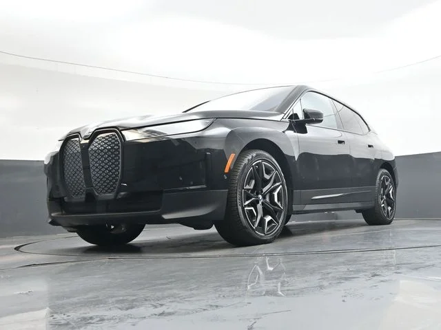 Used 2024 Black Sapphire Metallic BMW xDrive50 image 37
