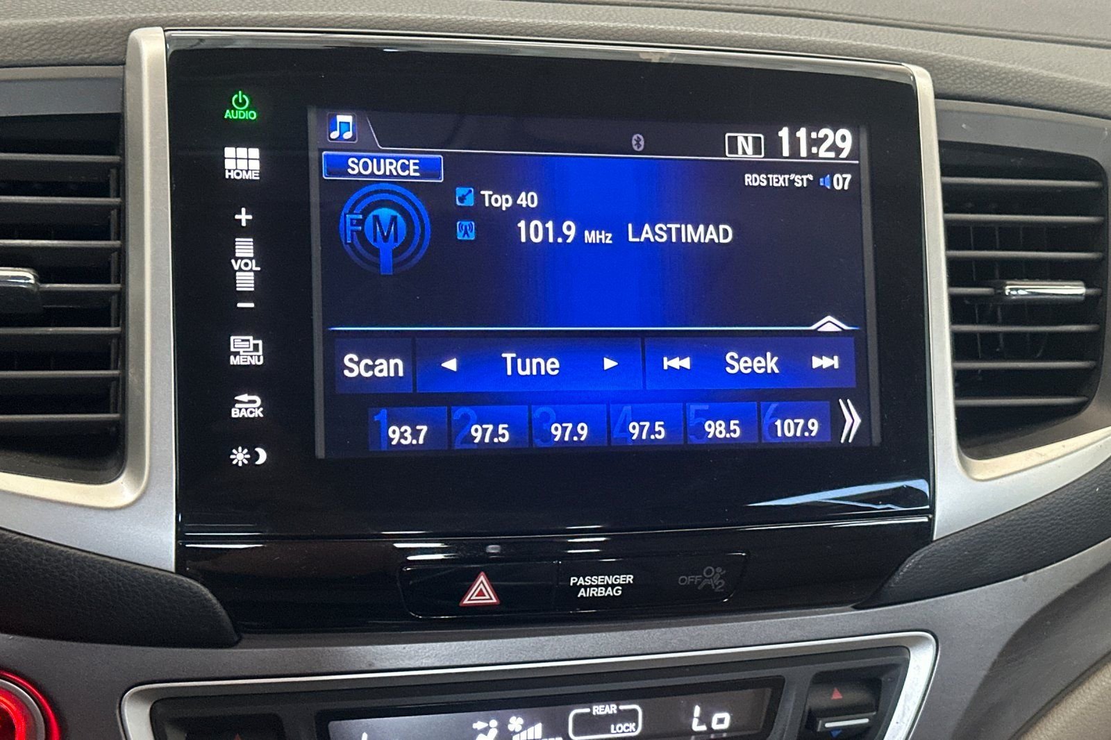 Used 2016 White Honda EX-L image 21