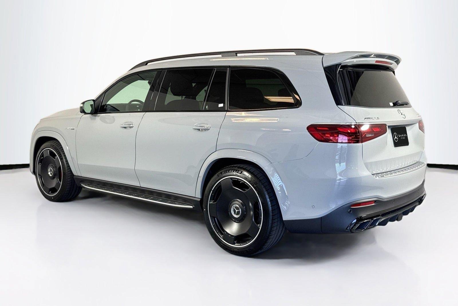 New 2026 Manufaktur Alpine Grey Mercedes-Benz AMG® GLS 63 image 7