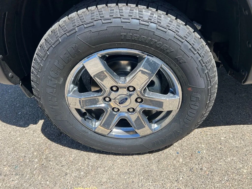 New 2026 Oxford White Ford XLT image 31