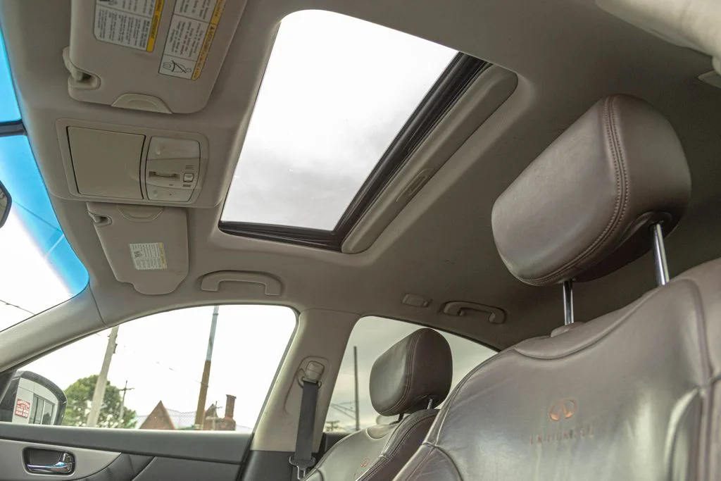 Used 2012 Black INFINITI Base image 14