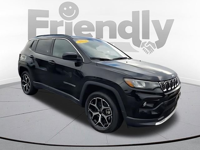 New 2026 Diamond Black Crystal Pearl-Coat Exterior Paint Jeep Limited image 7